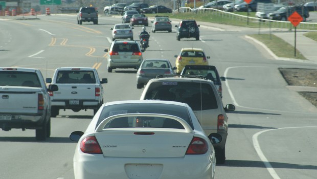 Understanding Lane Change Violations According to the New Traffic Law in the UAE